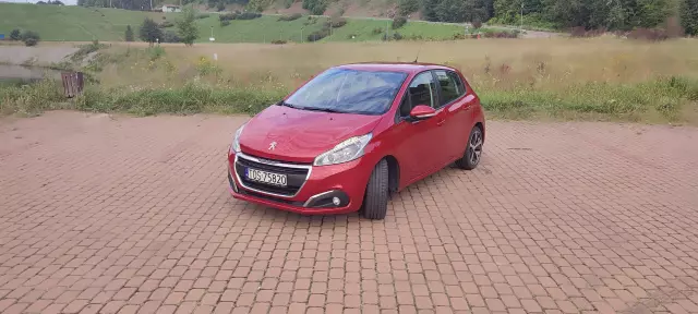 PEUGEOT 208 Active