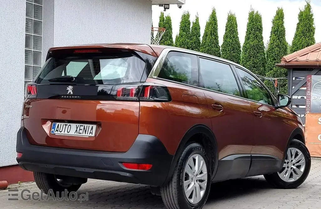 PEUGEOT 5008 