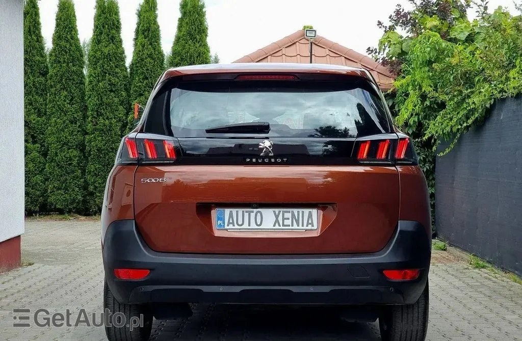 PEUGEOT 5008 