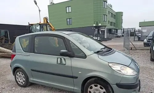 PEUGEOT 1007 