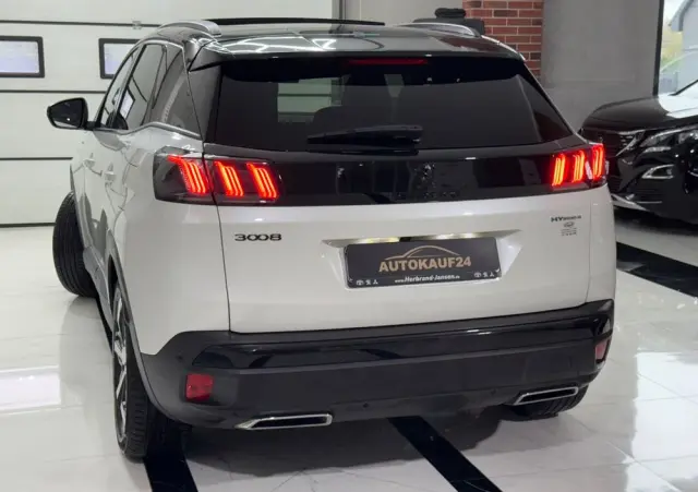 PEUGEOT 3008 1.6 PureTech HYbrid4 GT Line S&S EAT8