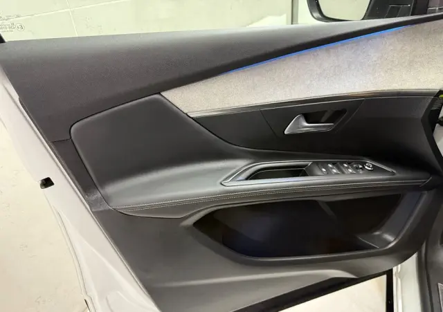 PEUGEOT 3008 1.6 PureTech HYbrid4 GT Line S&S EAT8