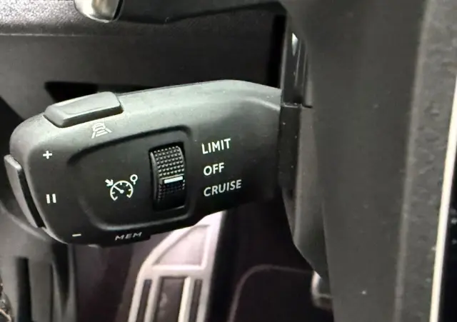 PEUGEOT 3008 1.6 PureTech HYbrid4 GT Line S&S EAT8