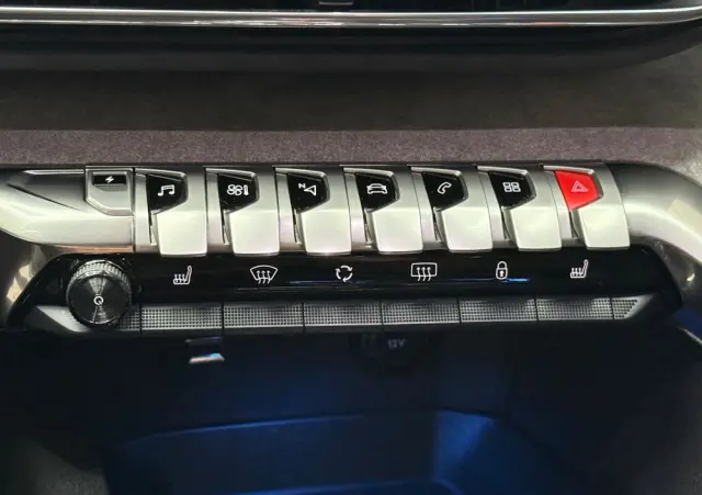 PEUGEOT 3008 1.6 PureTech HYbrid4 GT Line S&S EAT8