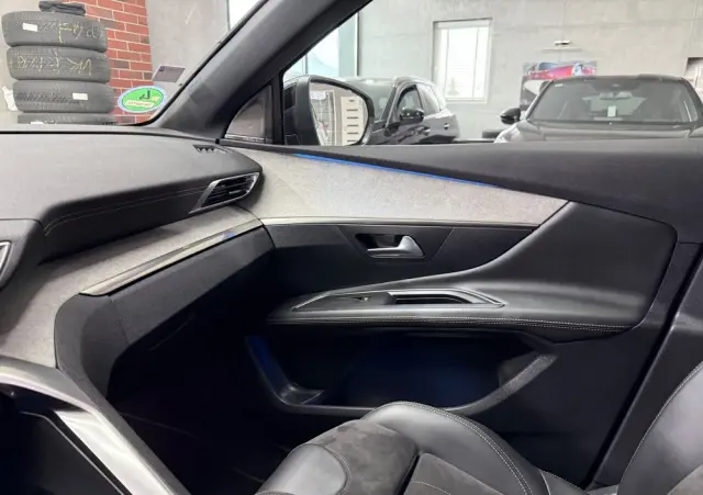 PEUGEOT 3008 1.6 PureTech HYbrid4 GT Line S&S EAT8