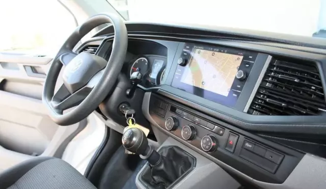 VOLKSWAGEN TRANSPORTER 