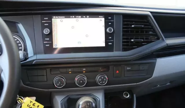 VOLKSWAGEN TRANSPORTER 