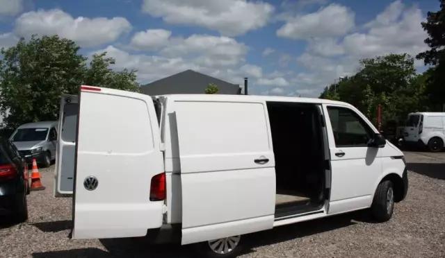VOLKSWAGEN TRANSPORTER 