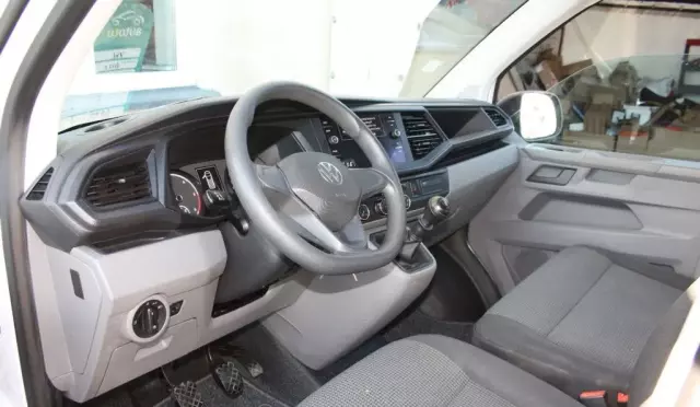VOLKSWAGEN TRANSPORTER 