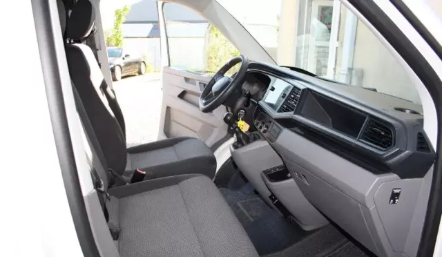 VOLKSWAGEN TRANSPORTER 