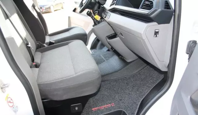 VOLKSWAGEN TRANSPORTER 