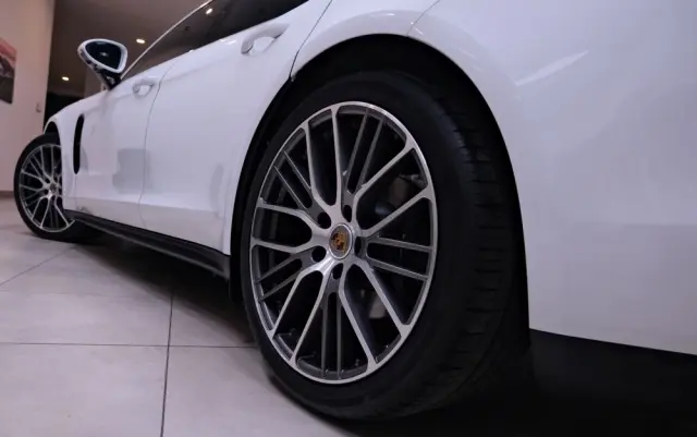 PORSCHE Panamera 4 Executive