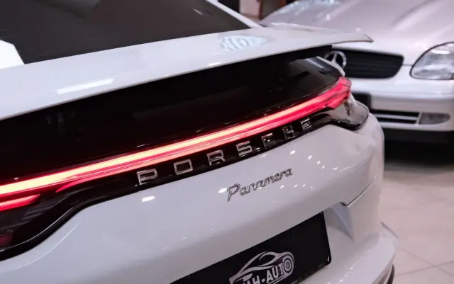 PORSCHE Panamera 4 Executive