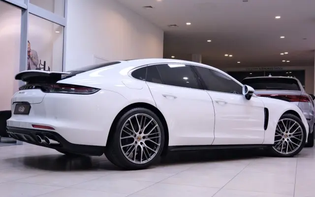PORSCHE Panamera 4 Executive