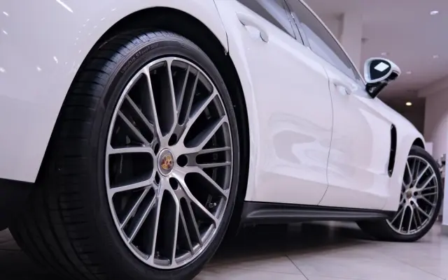 PORSCHE Panamera 4 Executive