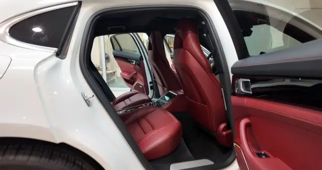 PORSCHE Panamera 4 Executive