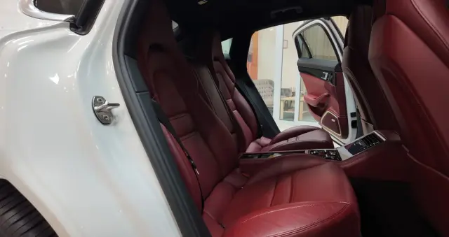 PORSCHE Panamera 4 Executive