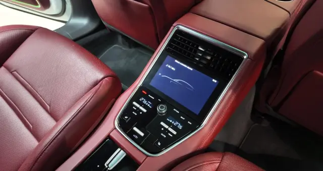 PORSCHE Panamera 4 Executive