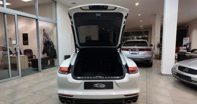 PORSCHE Panamera 4 Executive