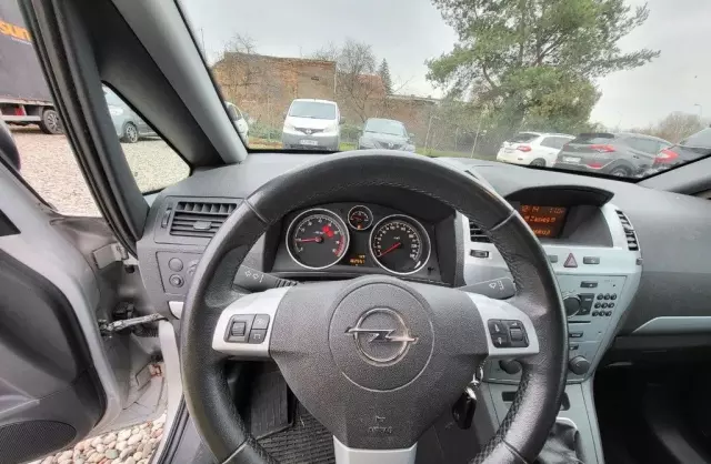 OPEL Zafira 