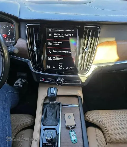 VOLVO S90 