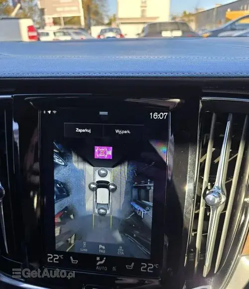 VOLVO S90 