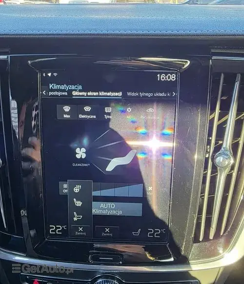 VOLVO S90 