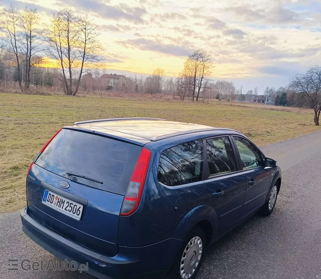 FORD Focus 1.6 Duratec 16V (100 KM) MT