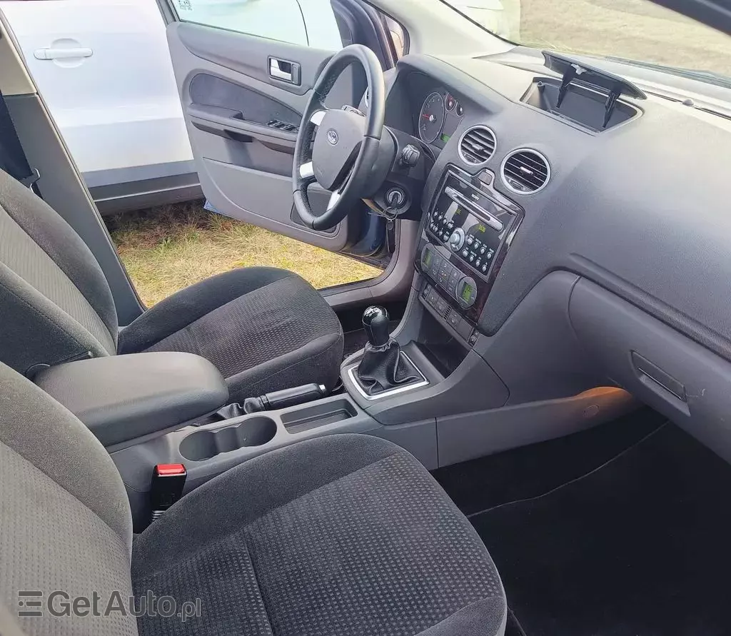 FORD Focus 1.6 Duratec 16V (100 KM) MT
