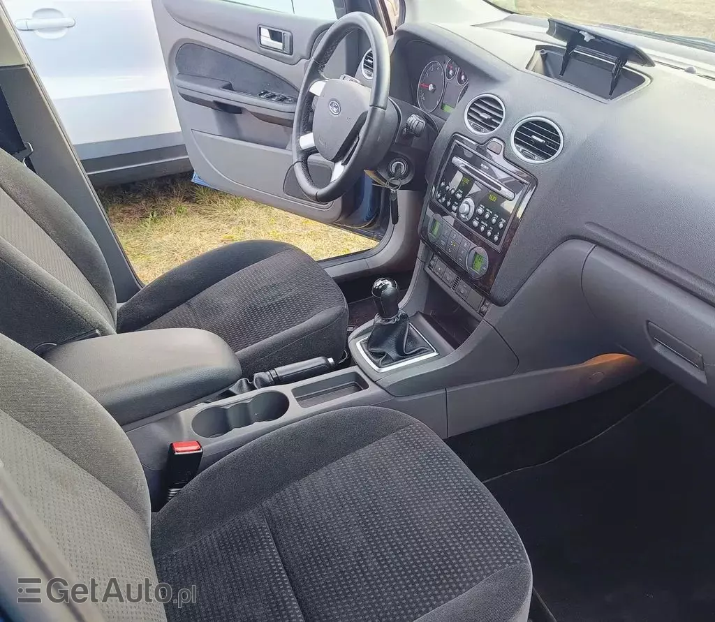 FORD Focus 1.6 Duratec 16V (100 KM) MT