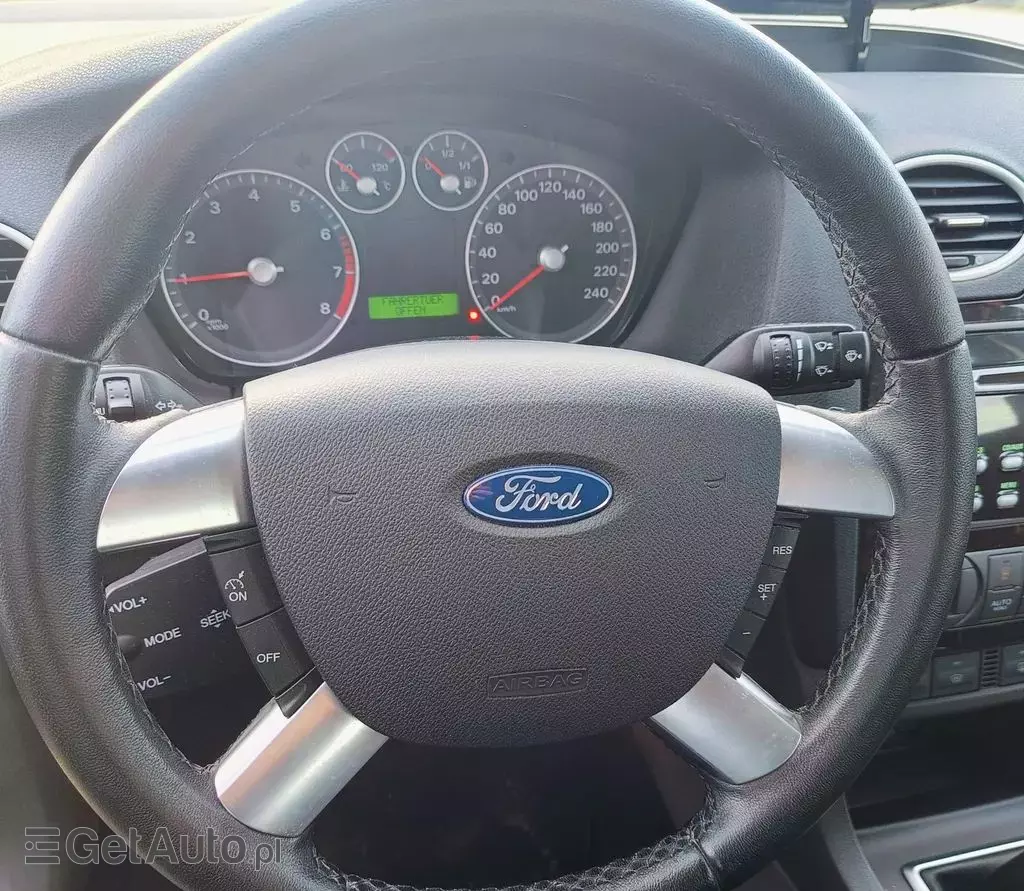 FORD Focus 1.6 Duratec 16V (100 KM) MT