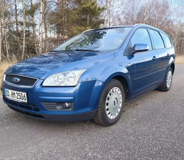 FORD Focus 1.6 Duratec 16V (100 KM) MT