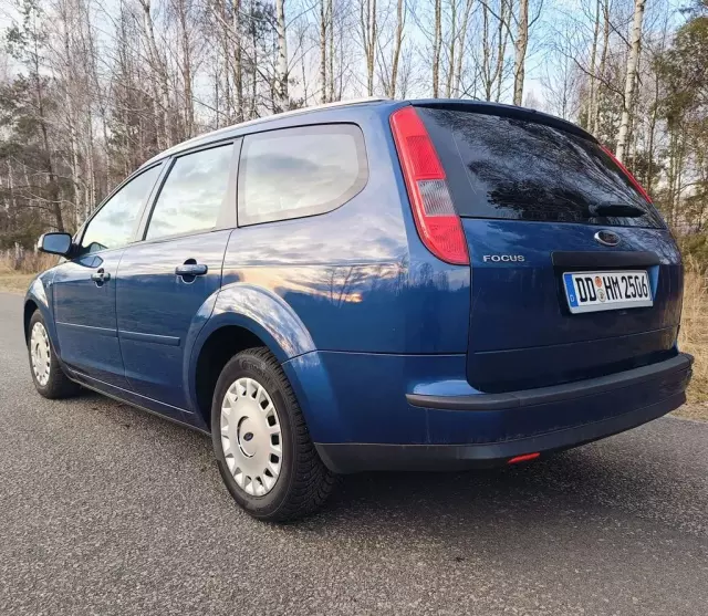 FORD Focus 1.6 Duratec 16V (100 KM) MT