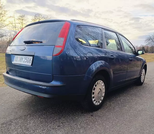 FORD Focus 1.6 Duratec 16V (100 KM) MT