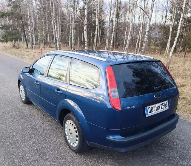 FORD Focus 1.6 Duratec 16V (100 KM) MT