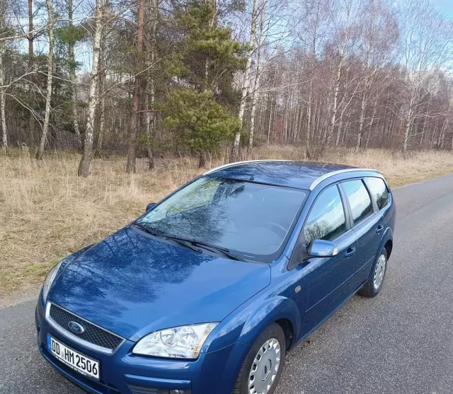 FORD Focus 1.6 Duratec 16V (100 KM) MT