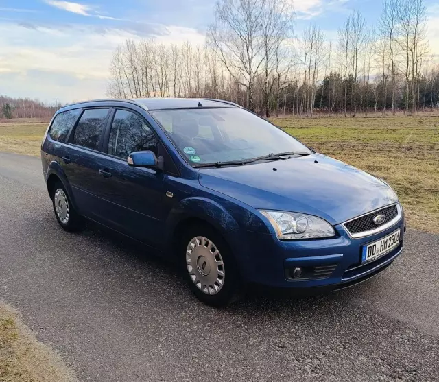 FORD Focus 1.6 Duratec 16V (100 KM) MT