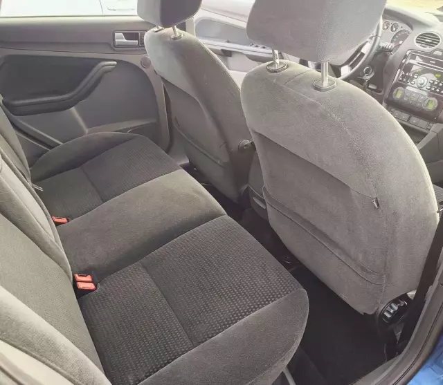 FORD Focus 1.6 Duratec 16V (100 KM) MT