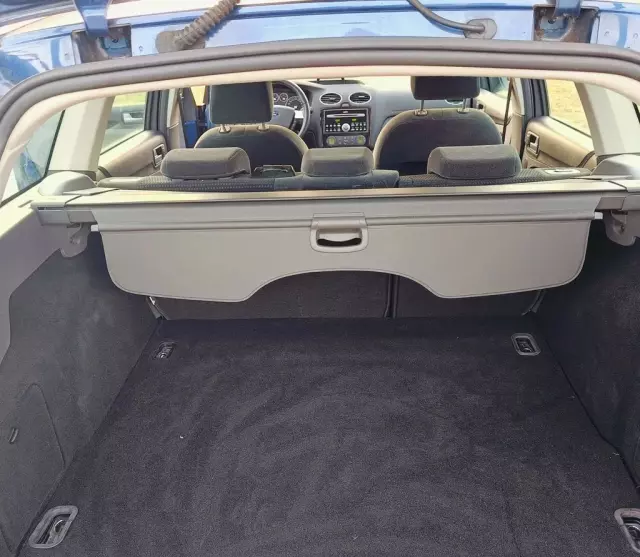 FORD Focus 1.6 Duratec 16V (100 KM) MT