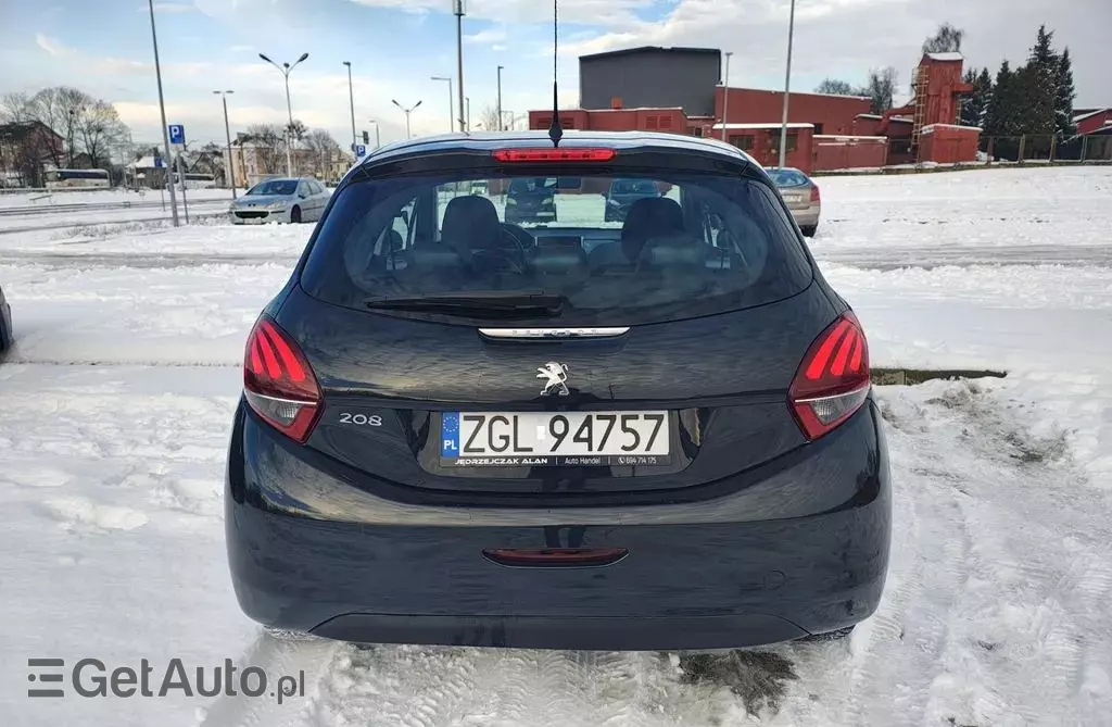 PEUGEOT 208 