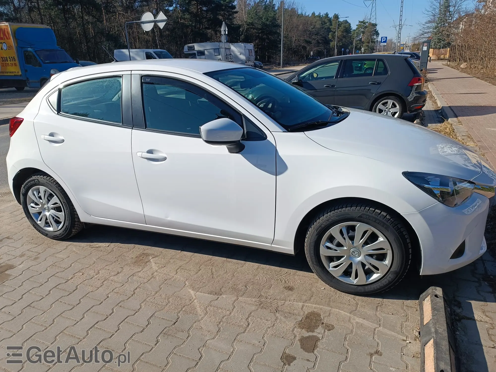 MAZDA 2 SkyGo