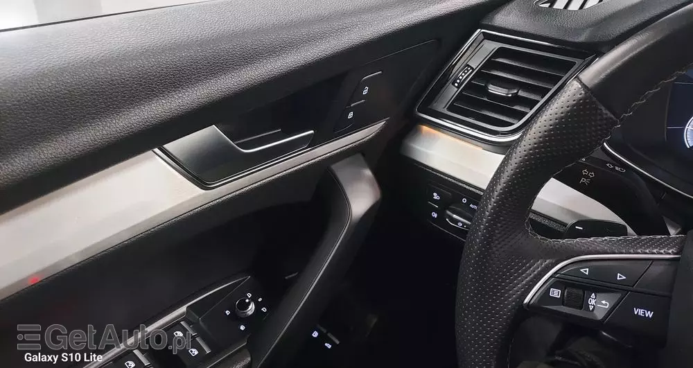 AUDI Q5 2.0 TFSI quattro S tronic sport