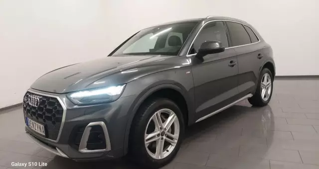 AUDI Q5 2.0 TFSI quattro S tronic sport
