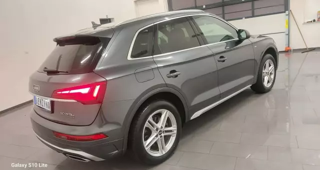 AUDI Q5 2.0 TFSI quattro S tronic sport