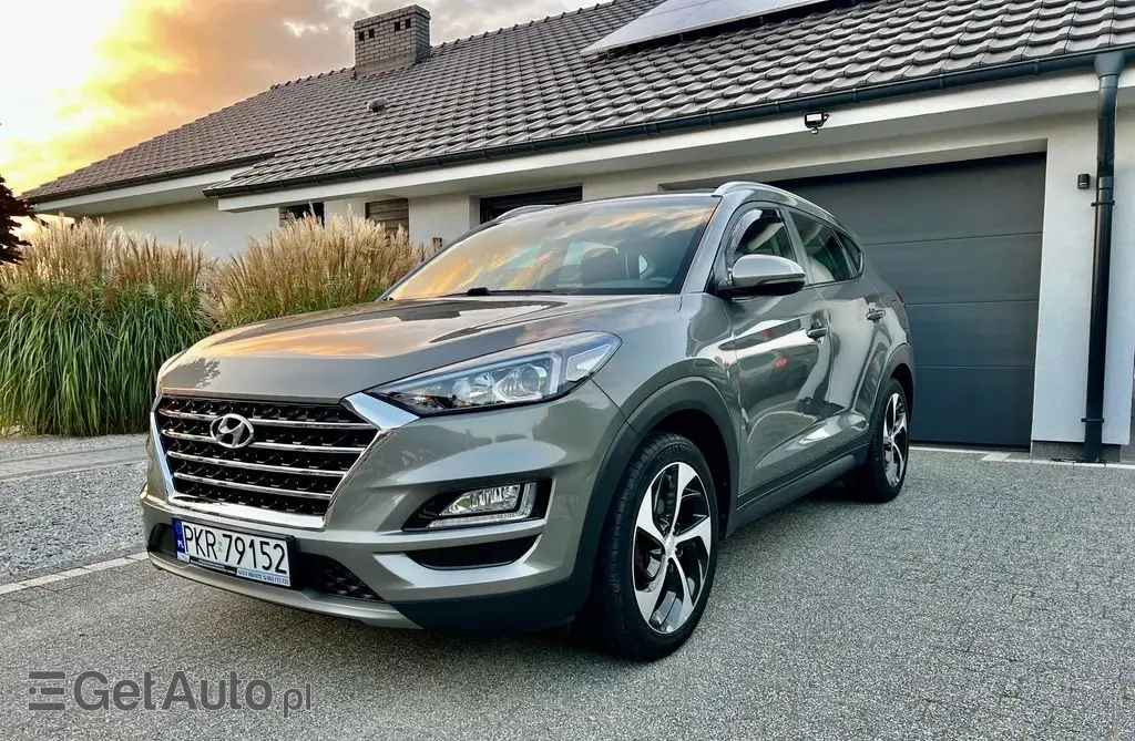 HYUNDAI Tucson 