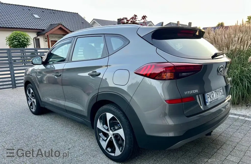 HYUNDAI Tucson 