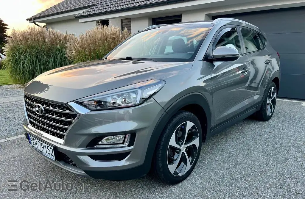 HYUNDAI Tucson 