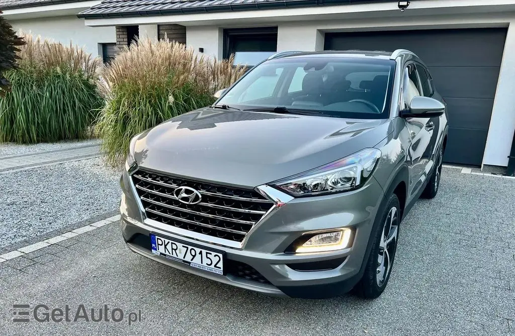 HYUNDAI Tucson 