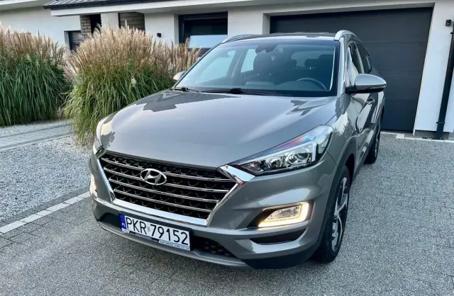HYUNDAI Tucson 