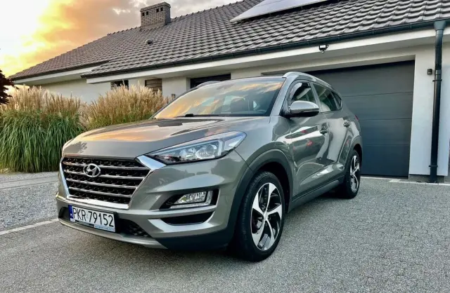 HYUNDAI Tucson 